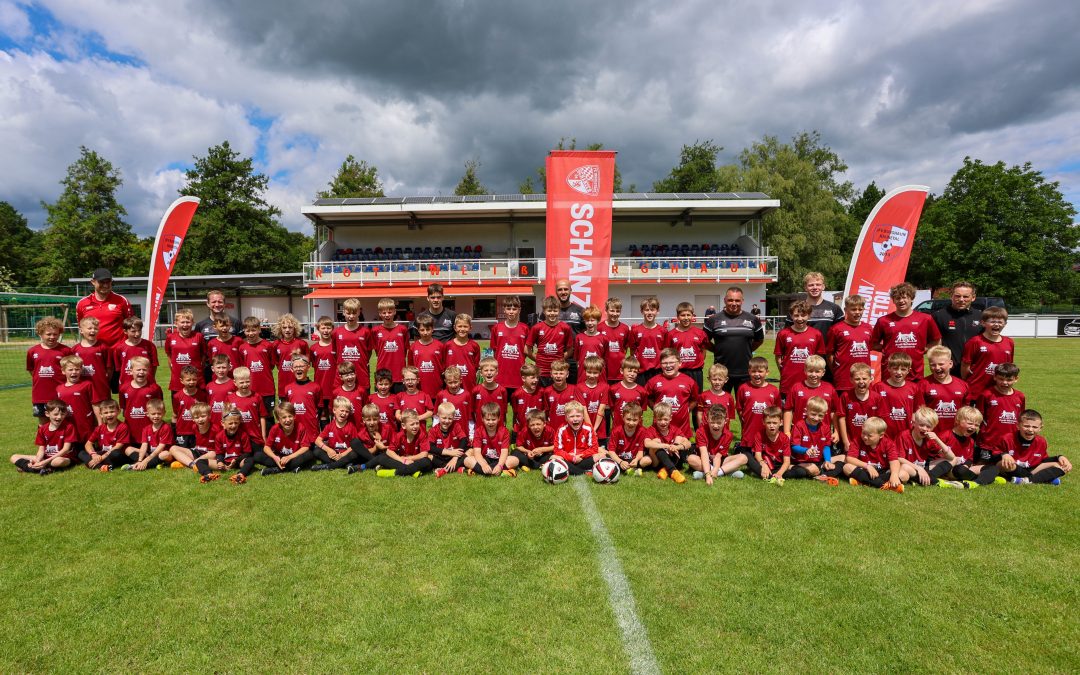 Audi Schanzer Fußballschule begeistert über 70 Kinder beim JFV Burghaun/Haunetal